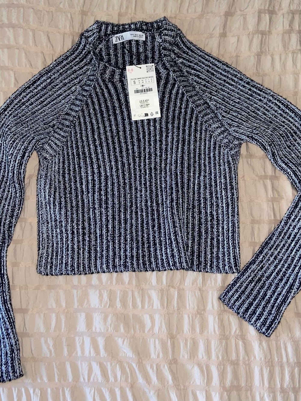 ZARA Black & White Ribbed Cropped Crewneck Sweater